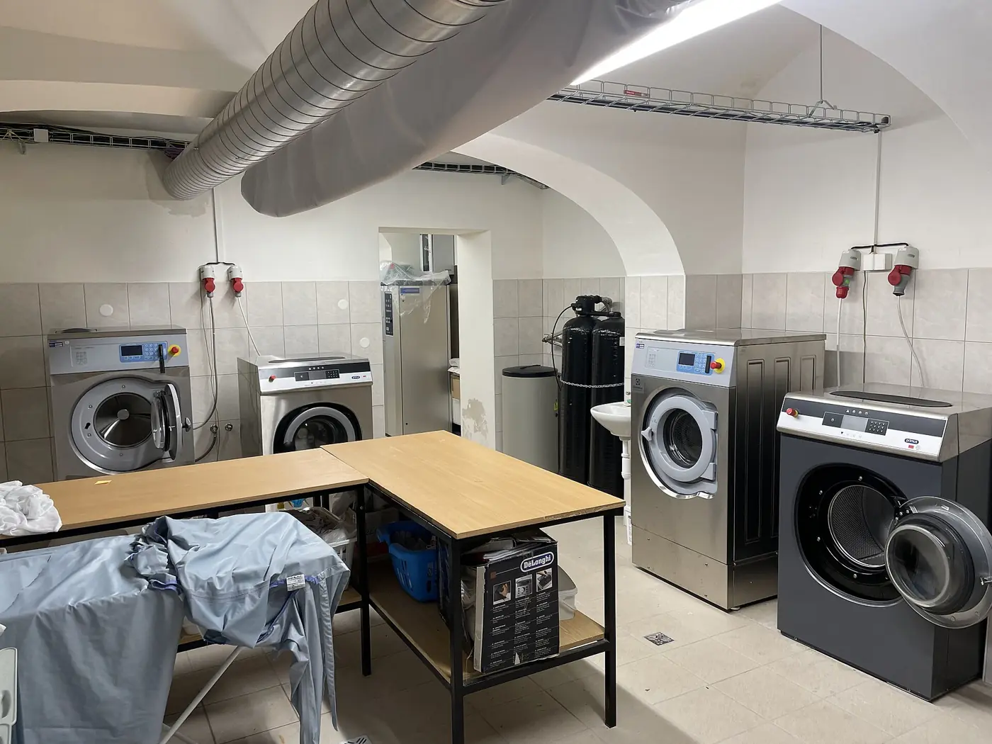 Industrial washing machines